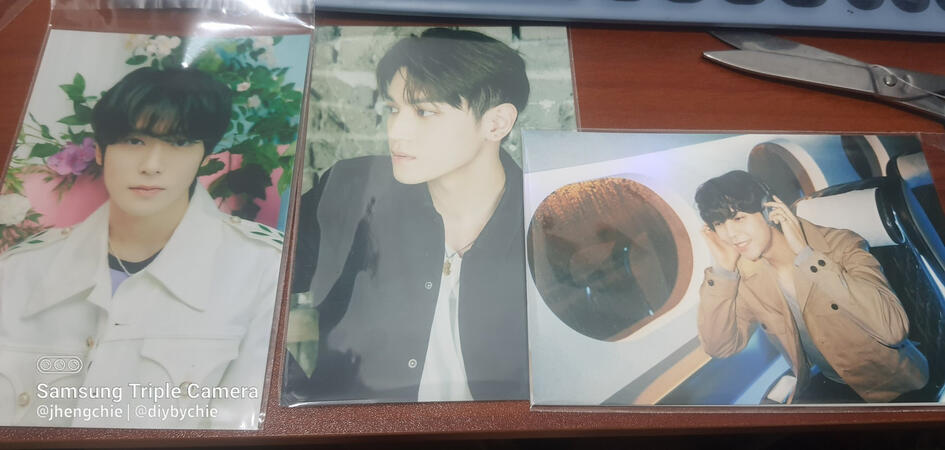 $R holographic Photopaper print - Jaehyun, Taeyong, Johnny